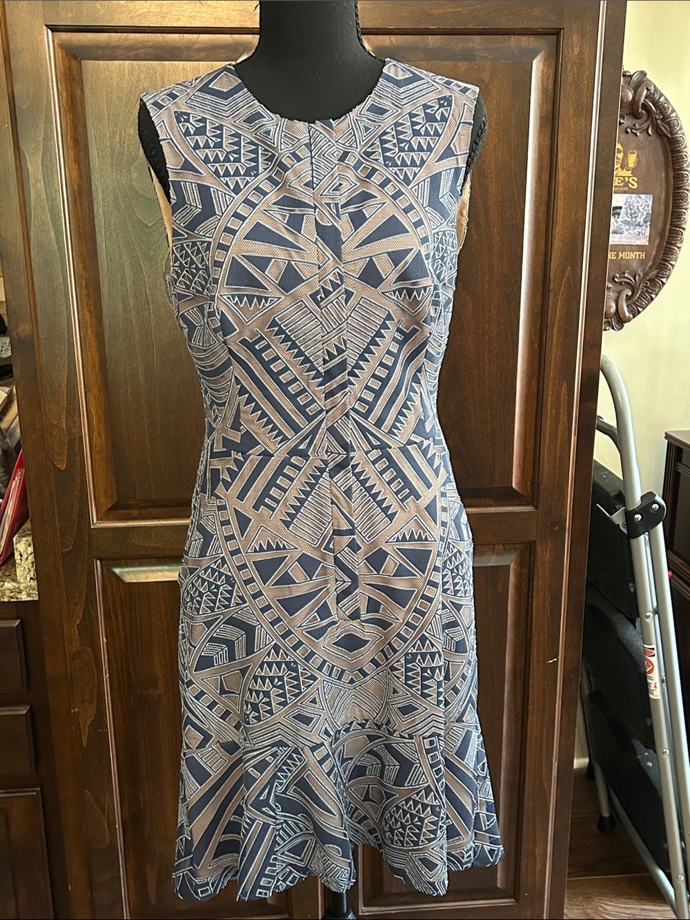 BCBG Max Azria Sz 6 Sleeveless Navy and Taupe Geometric Fit-and-Flare Dress